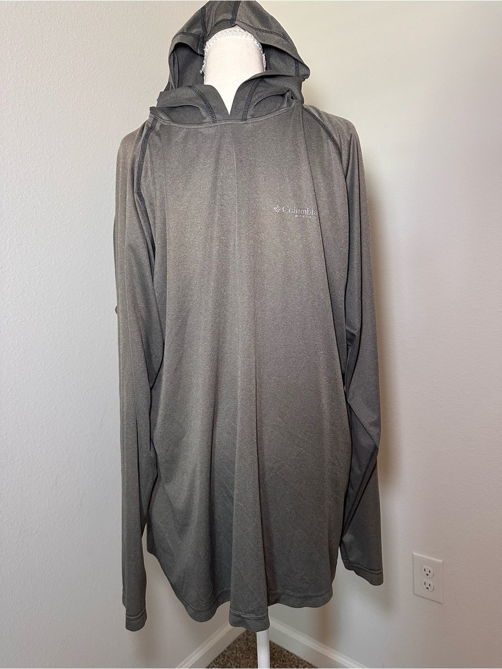 Columbia Gray Hooded Performance Pullover